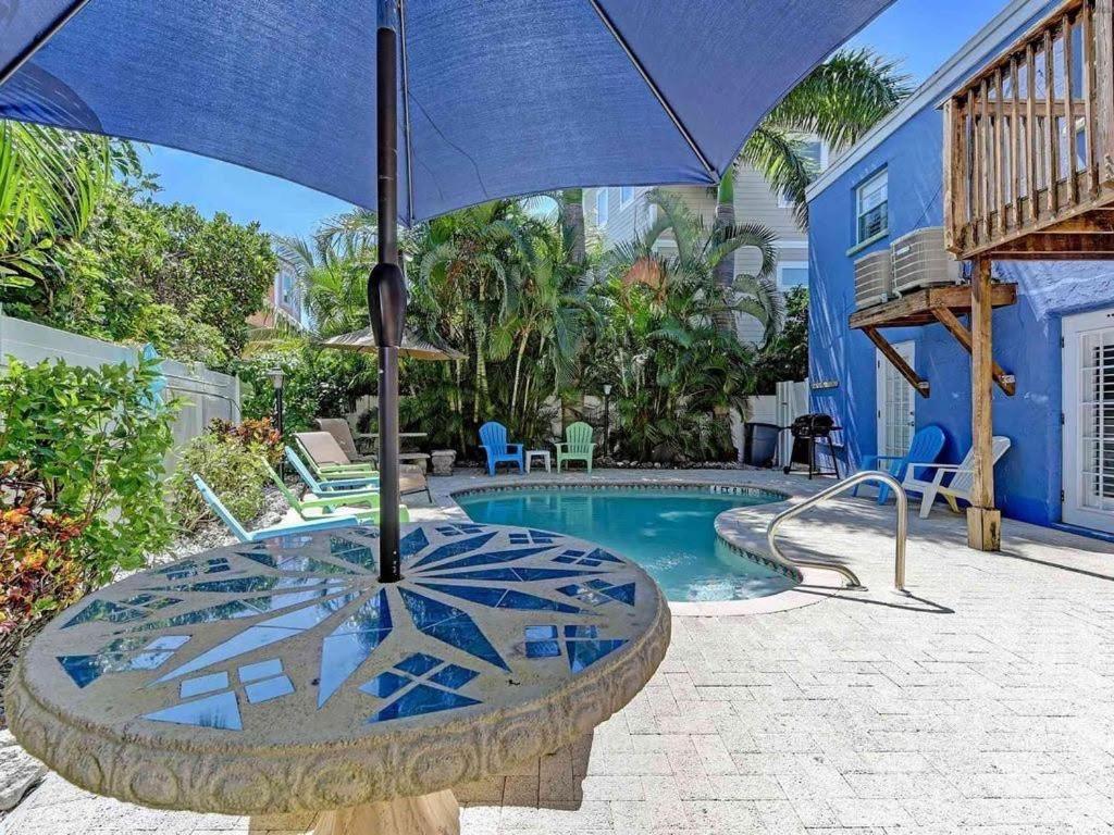 Beach Getaway Pool Condo Between The Island Marina And Beach Bradenton Beach Esterno foto
