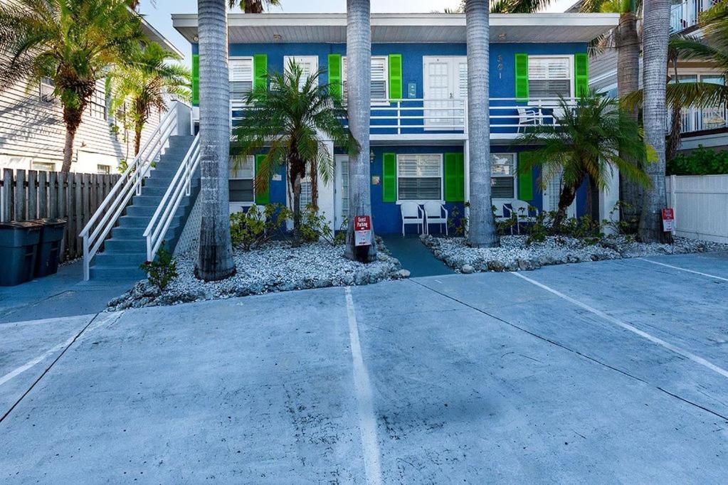 Beach Getaway Pool Condo Between The Island Marina And Beach Bradenton Beach Esterno foto