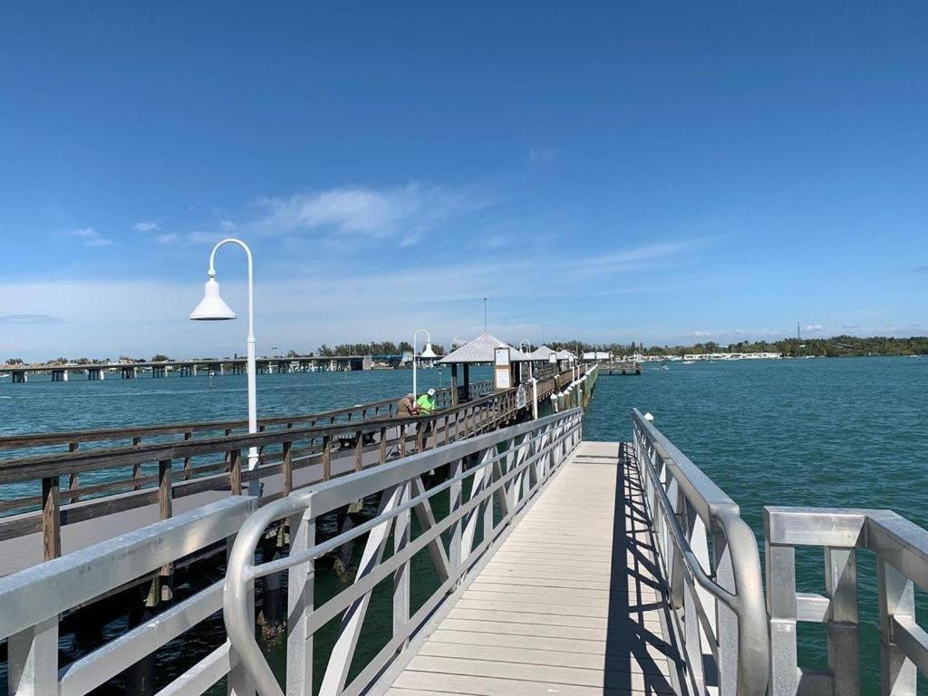 Beach Getaway Pool Condo Between The Island Marina And Beach Bradenton Beach Esterno foto